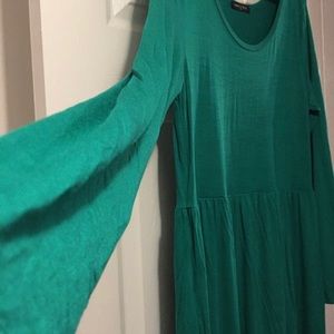 Cute Shamrock Green Long Dress ILIAD Sizes Medium & 1XL Beautiful & Colorful NEW